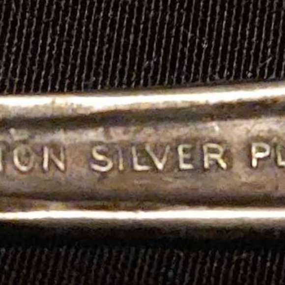 VINTAGE CARLTON SIVLER PLATE PLANTERS MR. PEANUT SLOTTED SPOON 5 1/4" Long - Picture 7 of 9